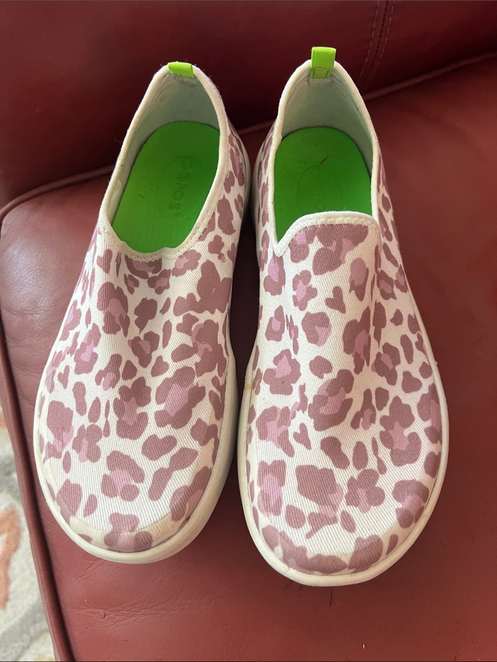Oofos Slip-On Shoes - Pink Leopard Print